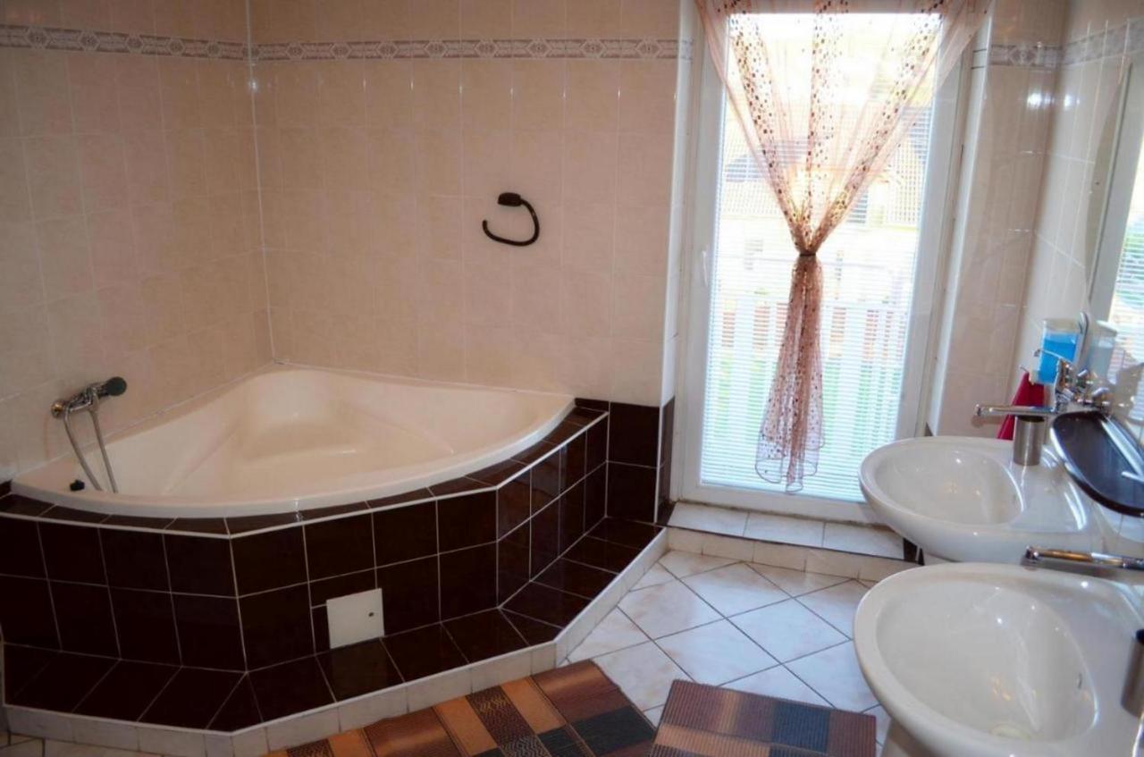 Apartmány Riviéra&Vila Deluxe Liptov Bešeňová Ruzomberok Esterno foto